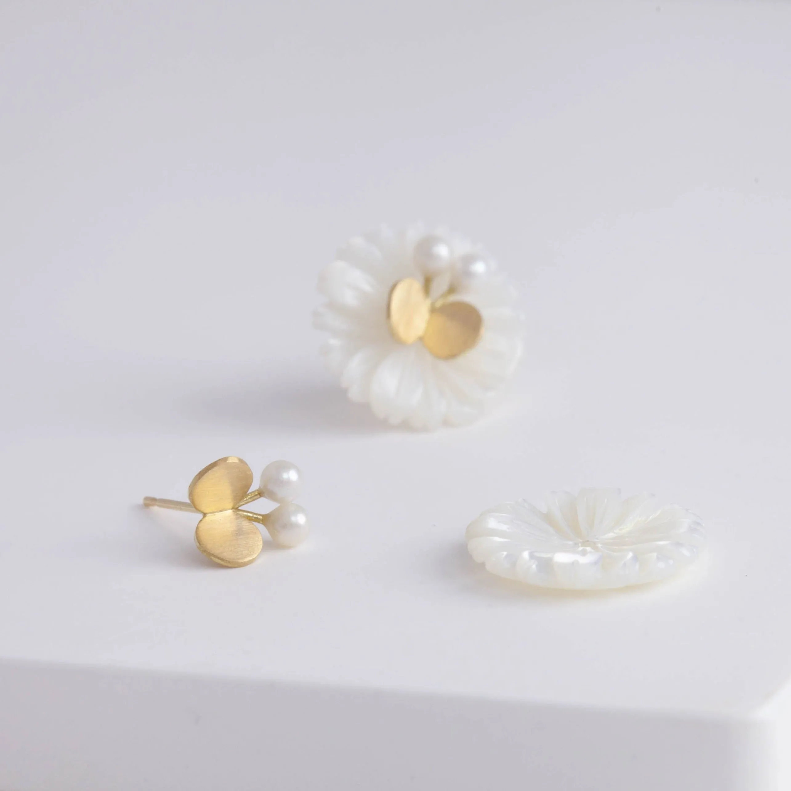 Daisy pearl butterfly earrings