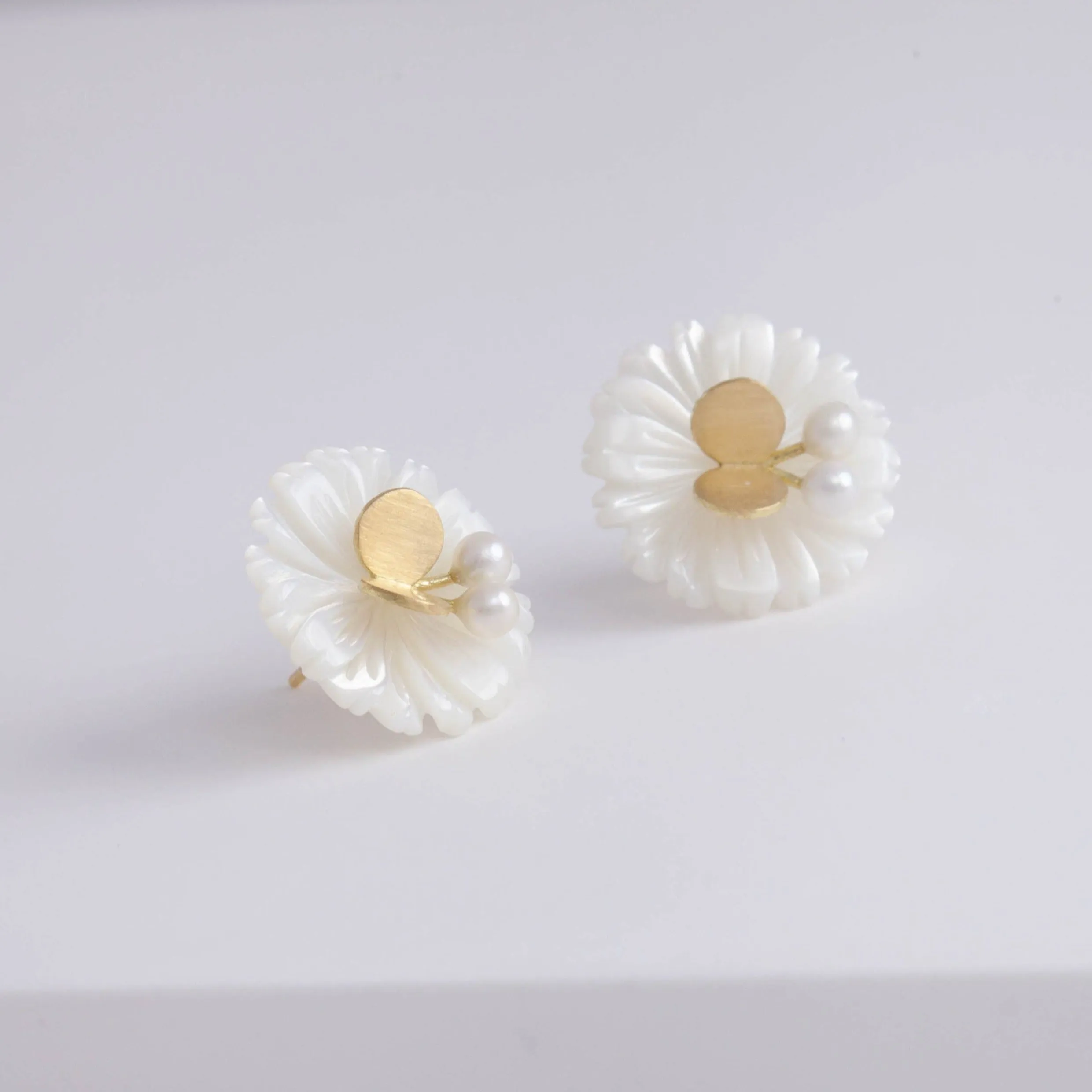 Daisy pearl butterfly earrings