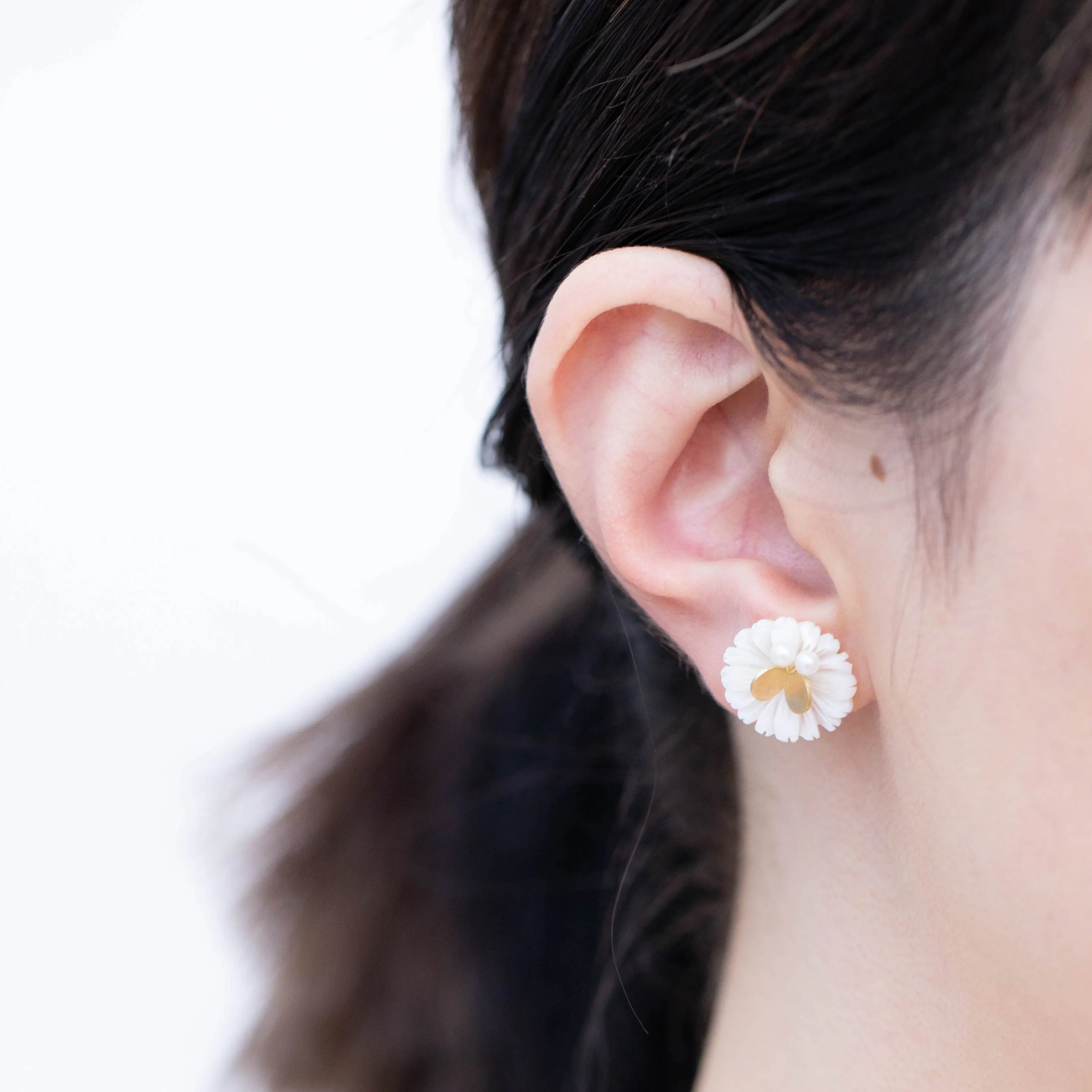 Daisy pearl butterfly earrings