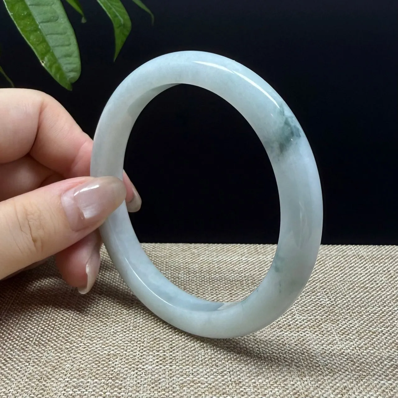 Genuine Burmese Green Jade Jadeite Bangle Bracelet ( 61.8mm )