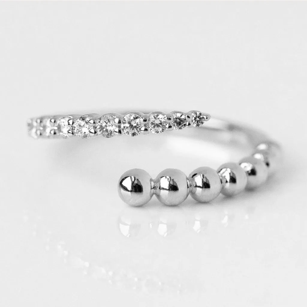 Glimmering Diamond Bead Dot Ring