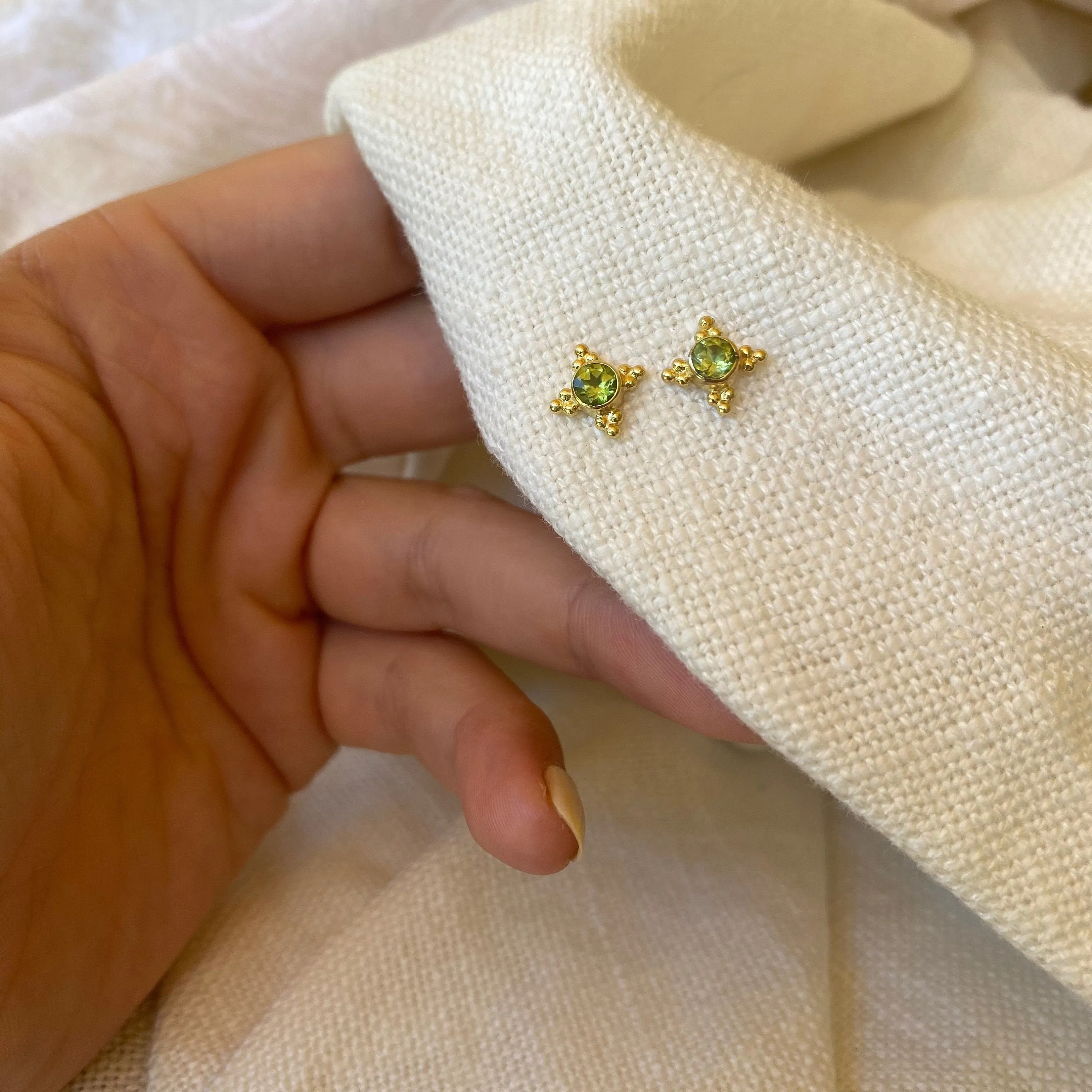 Ivy 14K Gold Peridot Stud Earrings