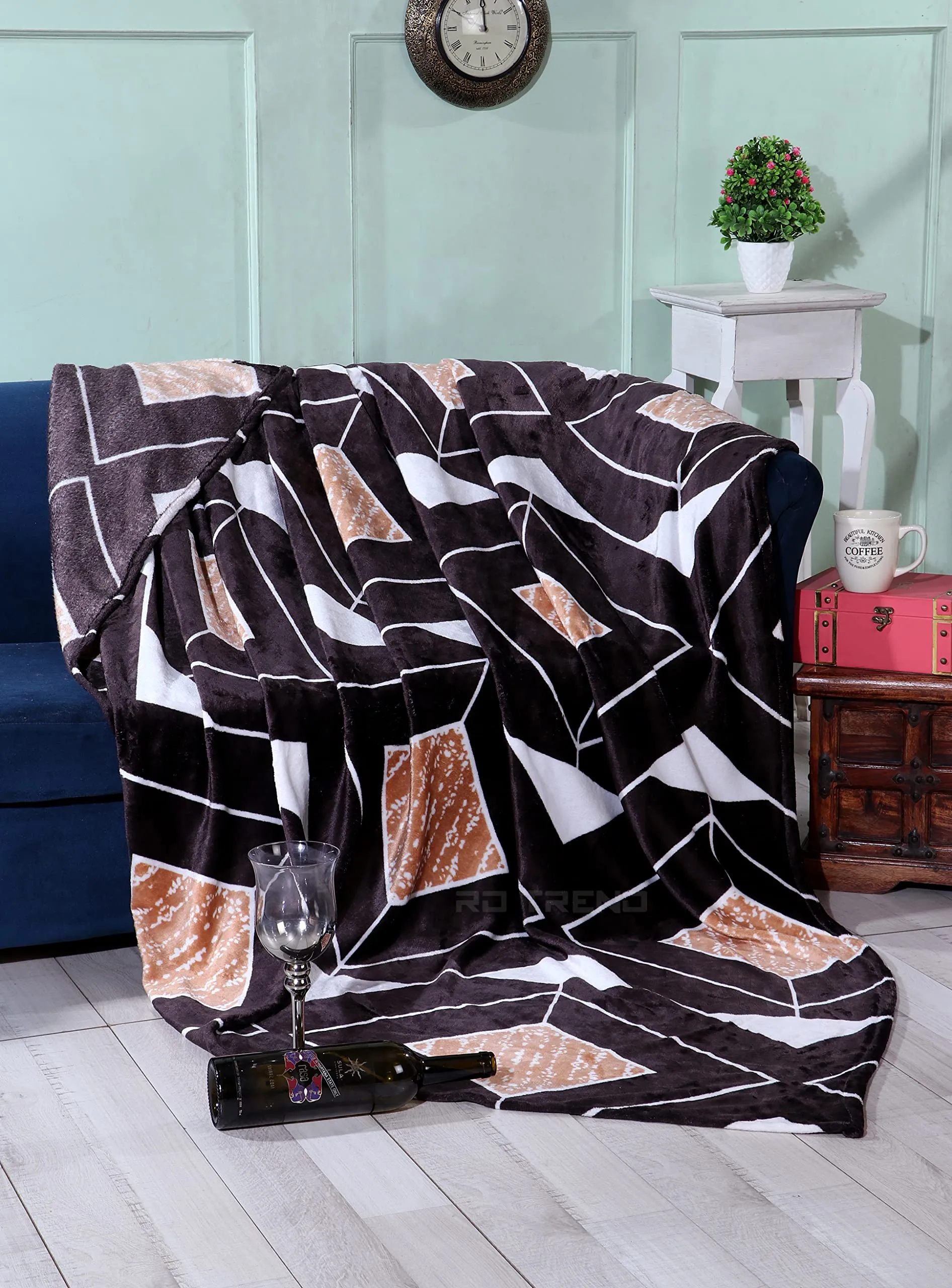 PRINDA Soft Flaneel Throw Blanket for Sofa, Bed & Couch (150 x 236 cm), Lightweight (Coffee)