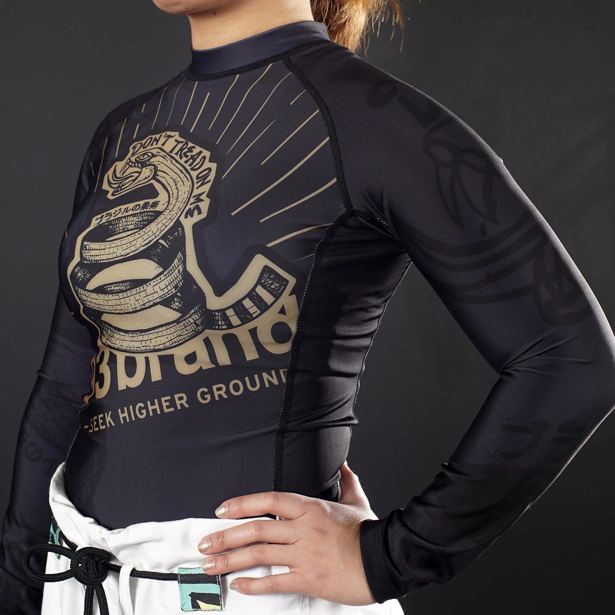 STRONG SNAKE Long-Sleeve Women's Rash Guard